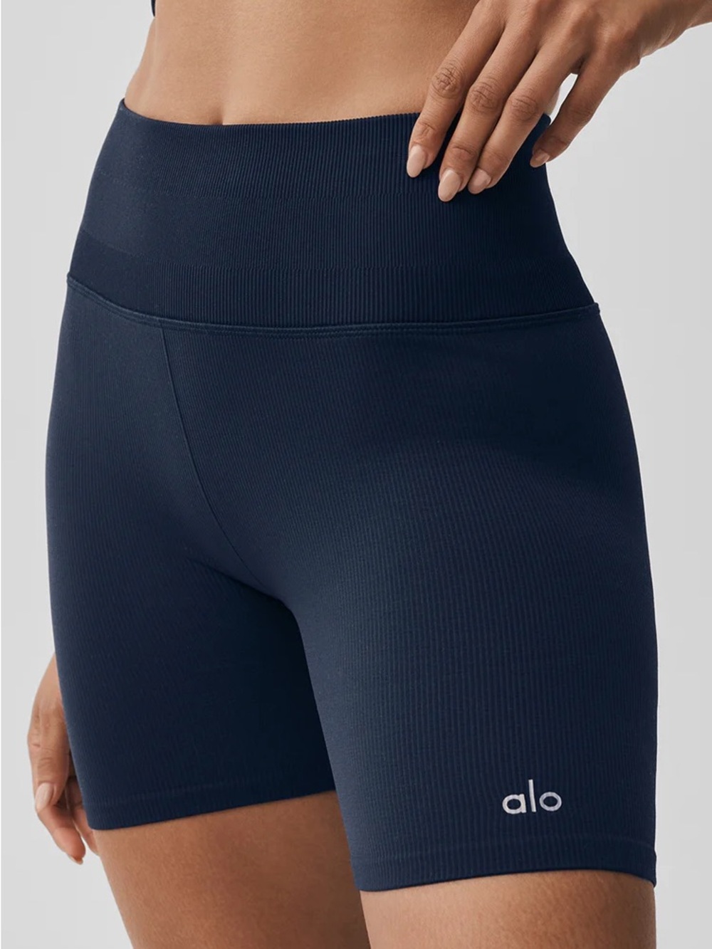 Alo seamless ribbed favorite shorts 5" inseam size xs in navy NWT